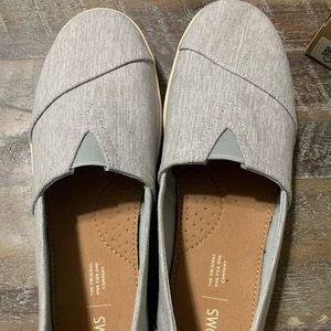 Women’s Toms